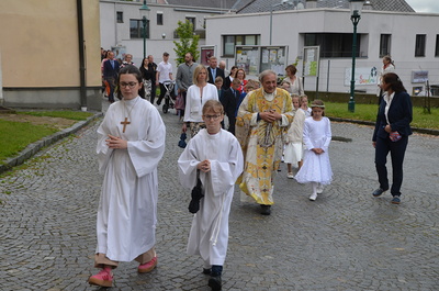 Feierlicher Einzug in die Kirche