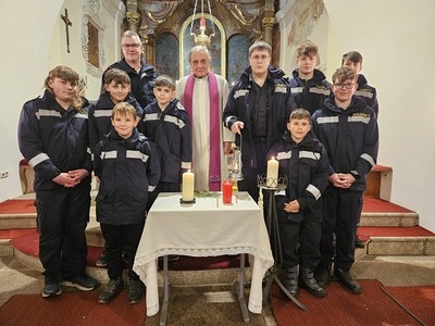 Feuerwehrjugend brachte das Friedenslicht